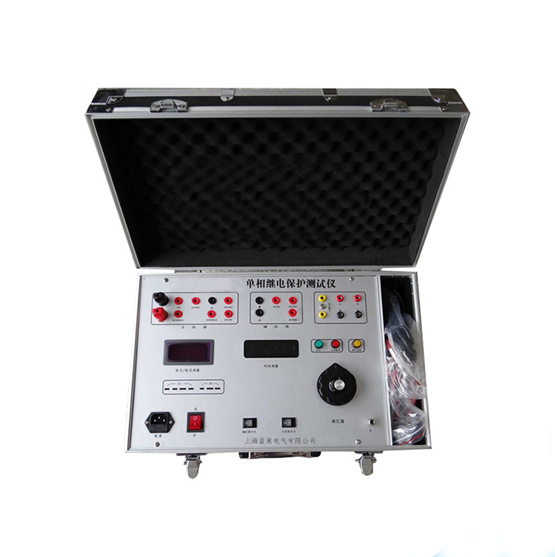 LCJB10C單相繼電保護(hù)校驗(yàn)儀實(shí)現(xiàn)簡(jiǎn)化操作的前提下，增加儀器的功能，能對(duì)各種常見的繼電器進(jìn)行各項(xiàng)校驗(yàn)且面板布置精巧，讓操作者操作簡(jiǎn)便，一目了然，因而贏得了廣大用戶的一致好評(píng)。