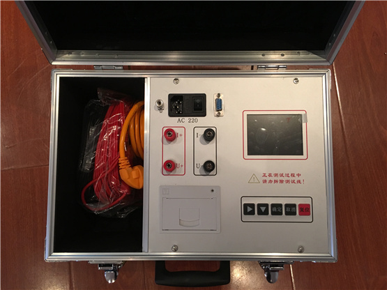 LCZZ-20A直流電阻測試儀用于，繞組的直流電阻測量是變壓器的例行試驗(yàn)之一，其目的主要是檢查繞組之間、繞組與引線之間的連接或機(jī)械特性是否良好、各相繞組之間的電阻是否平衡等，以保證變壓器的安全運(yùn)行。