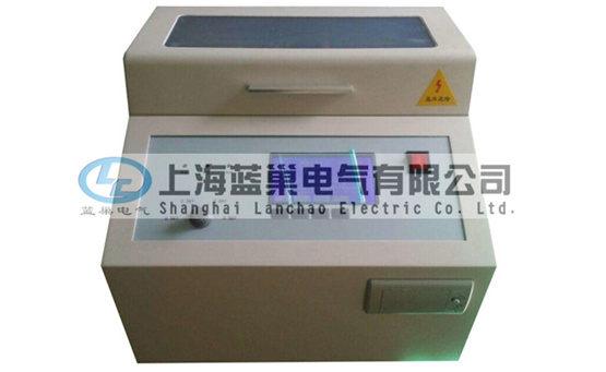 LCY-100B絕緣油介電強(qiáng)度試驗儀是我公司經(jīng)過多次現(xiàn)場試驗和長期不懈努力，精心開發(fā)的高準(zhǔn)確度、全數(shù)字化工業(yè)儀器。該機(jī)操作簡便，造型美觀大方
